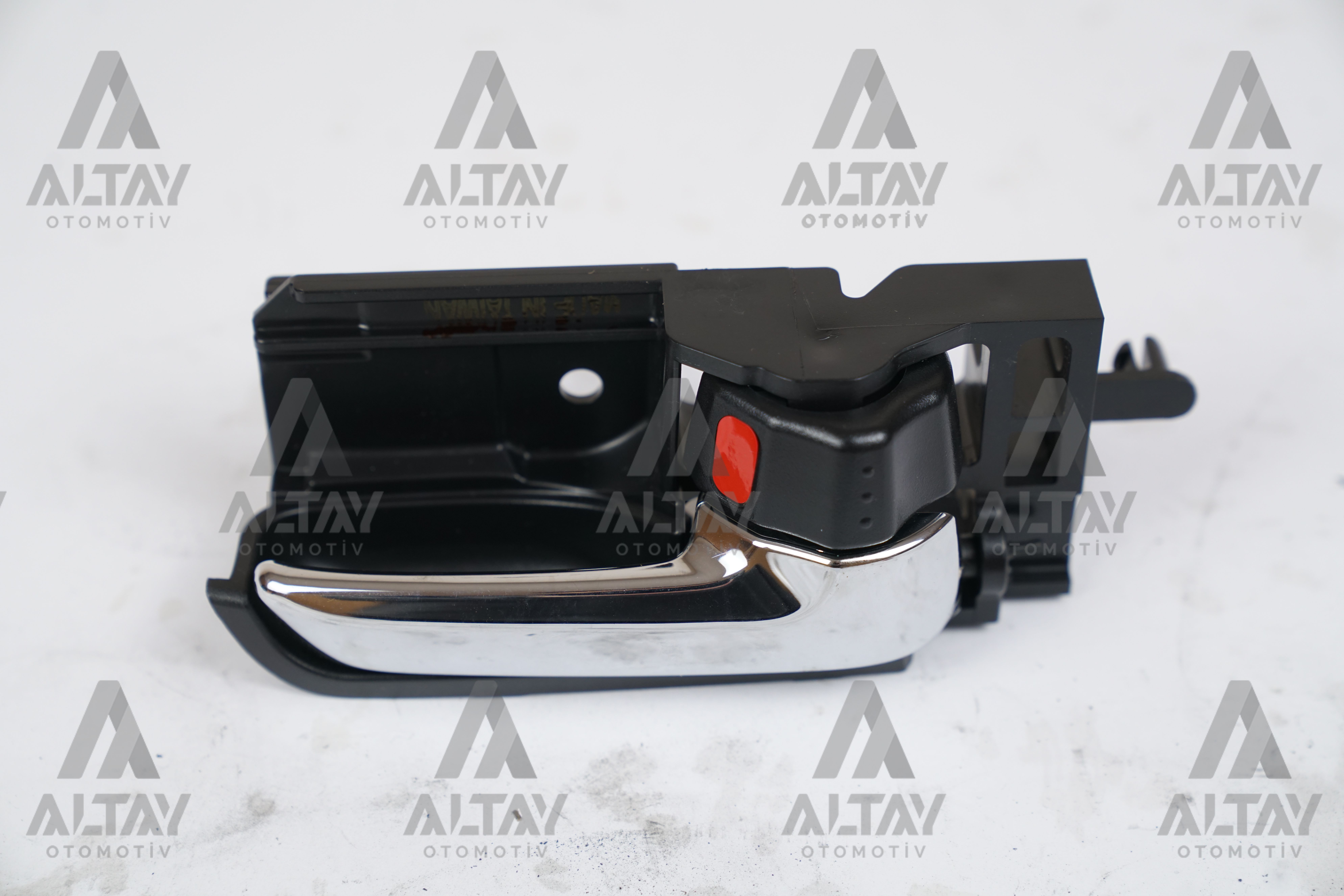 Suzuki Swift Sağ İç Açma Kapı Kolu İç Sağ OEM 83110-63J20 Suzuki Swift Sağ İç Açma Kapı Kolu İç Sağ OEM 83110-63J20